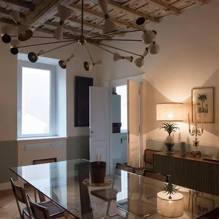 Spanish Steps Luxury Fashion Apartment