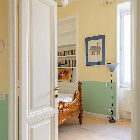 Spanish Steps Luxury Fashion Apartmán *