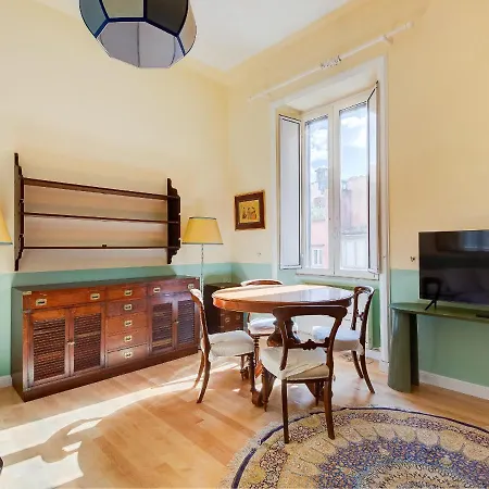Spanish Steps Luxury Fashion Apartment *