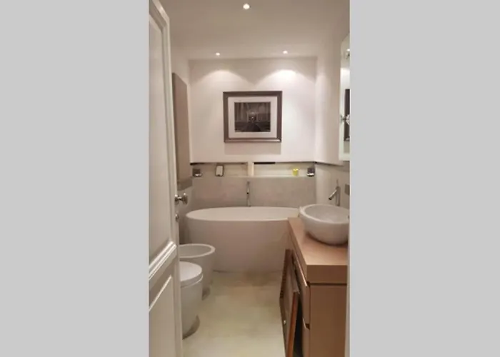 Spanish Steps Luxury Fashion